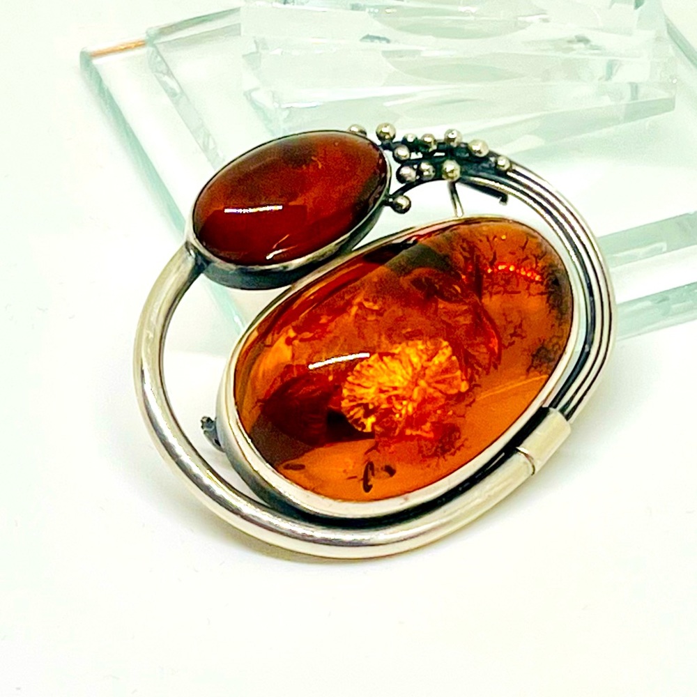 Vintage: silver and Baltic, honey Amber brooch